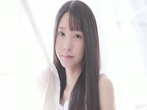 Jong, schattig meisje Amu Amatsuka
