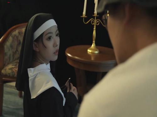 Isang magandang madre ang ginahasa ng isang palaboy na uhaw sa pag-ibig