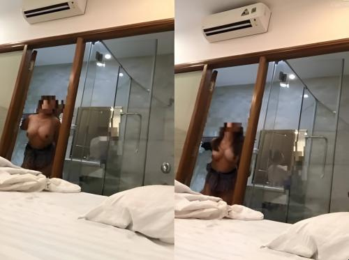 Doggy em trong phòng tắm vì quá nứng